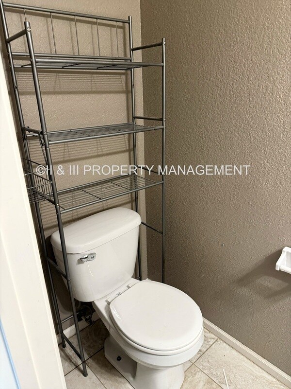 Photo - 1624 NW Samantha Ct