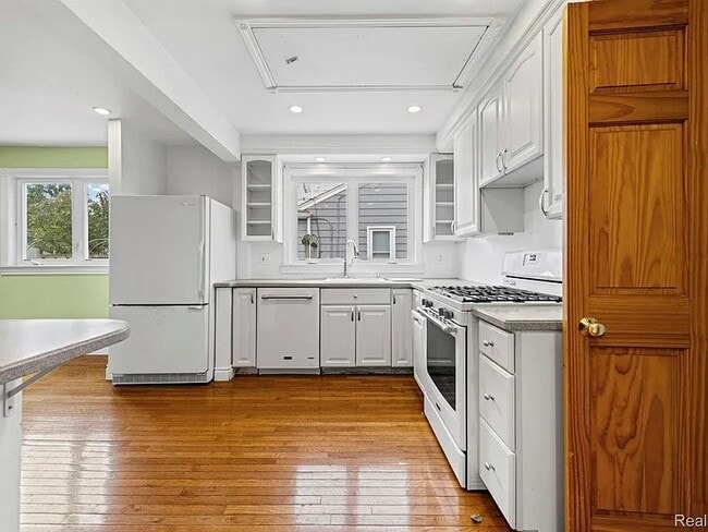 Photo - 4010 Linwood Ave