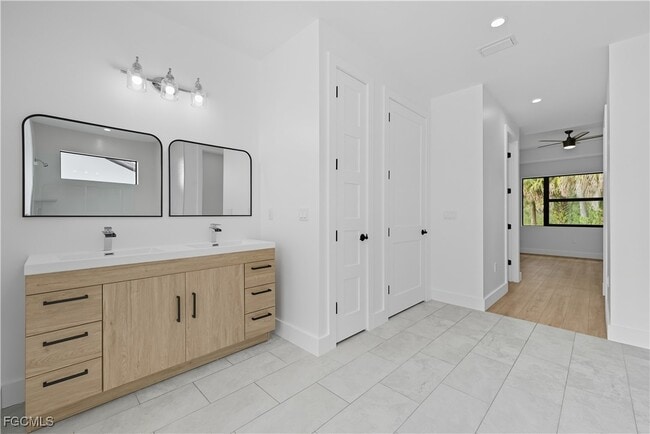 Building Photo - 2561 Wilson Blvd N