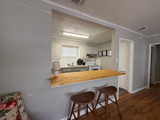 Photo - Furnished Short Term Rental