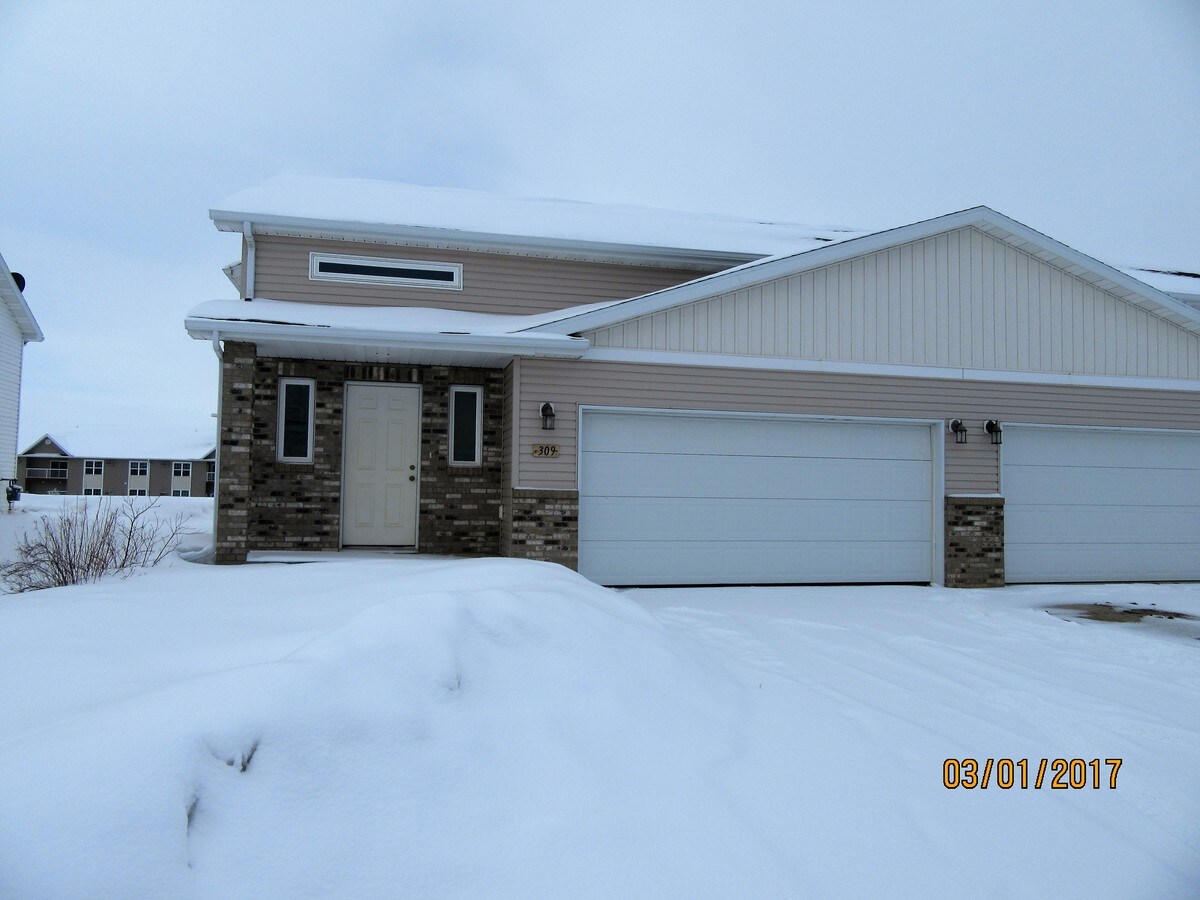 32 Similar Properties - 3130-3346 8th St NE