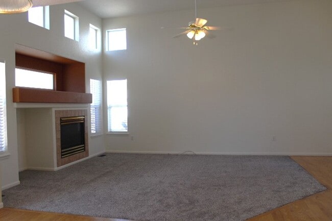 Photo - Beautiful 3 BR/2 1/2 BA Home in Highlands Ranch!