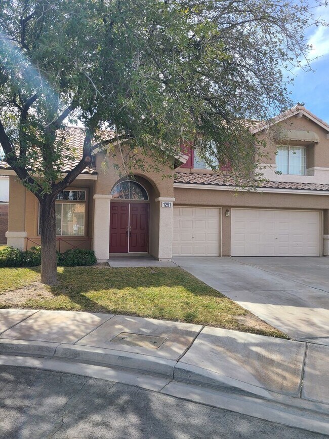 Building Photo - Beautiful Henderson 2 Story home with 4 bedrooms and a 3 car garage!!!!