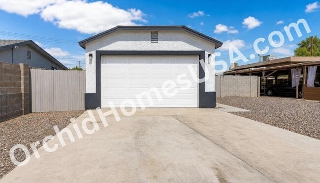 Photo - 1112 E 4th St