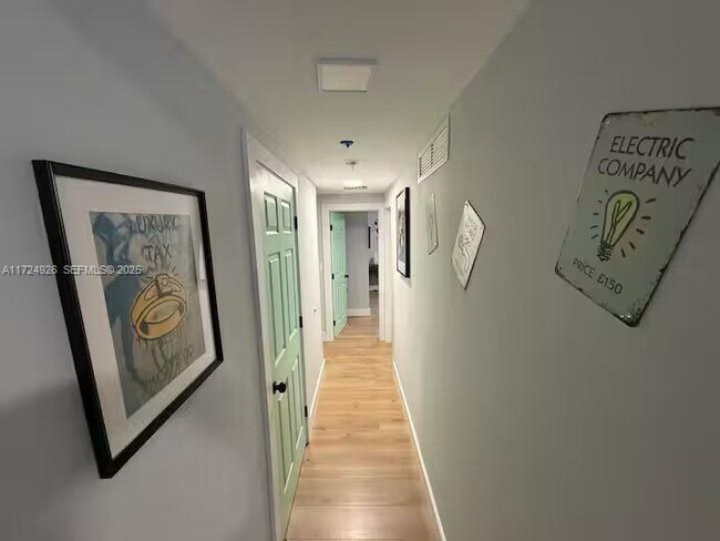 Photo - 6828 NW 3rd Ave Unidad 1