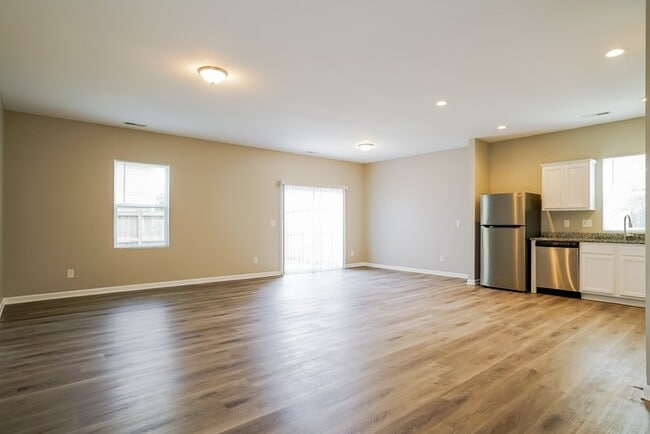 Photo - 100 Quincy Meadow Ave