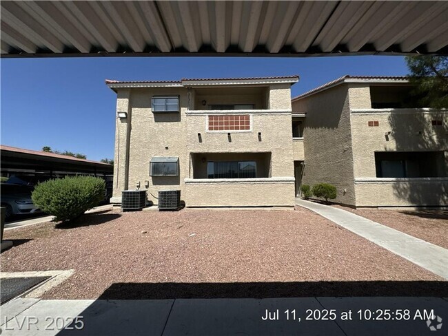 Building Photo - Updated First-Floor Unit | Granite Counter... Rental
