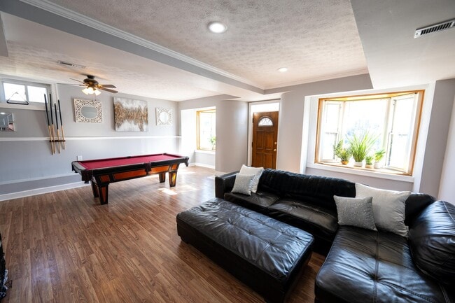 Photo - 327 Covert Run Pike