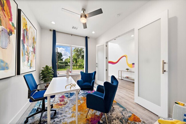 Photo - 207 E 38th St