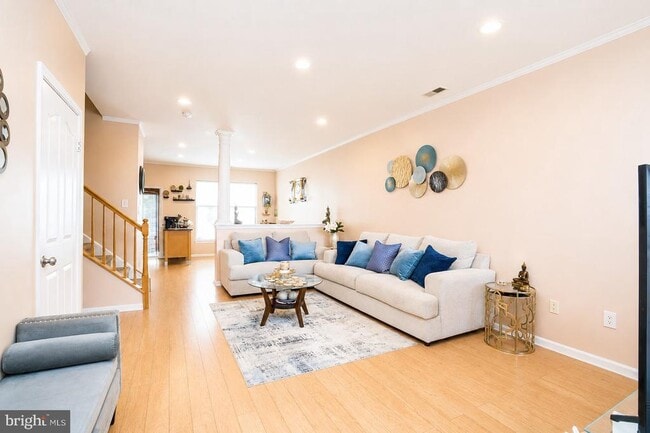Photo - 704 Dahlia Cir