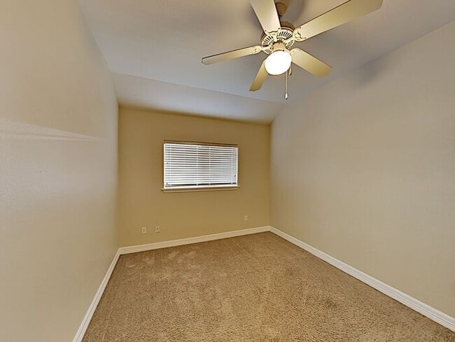 Photo - No Application Fees* $250.00 off 1st month...