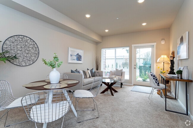 1BR, 1BA - 694SF