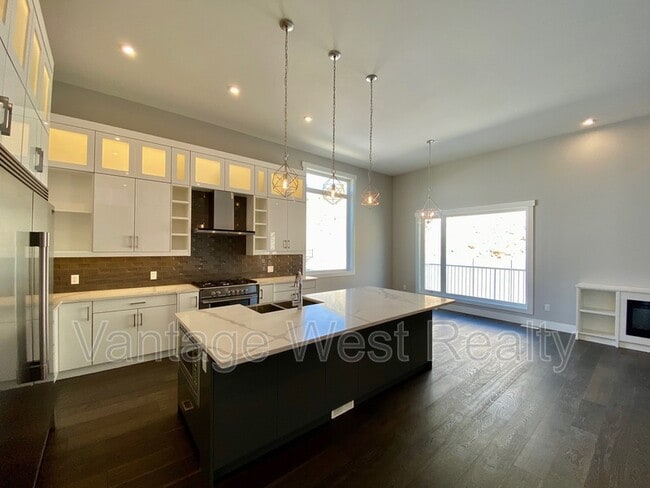 Photo - 1310-1310 Mine Hill Dr