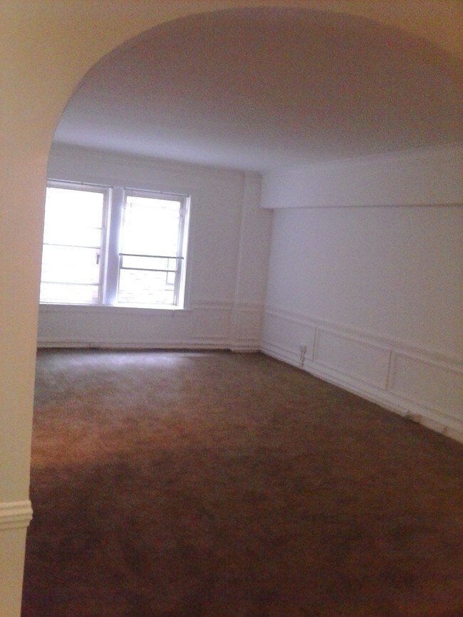 Photo - Commonwealth Apartments