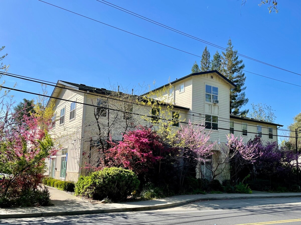 Photo - 1881 E 8th St Unidad 270