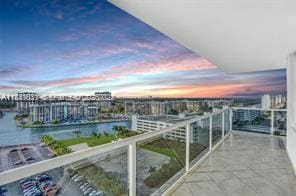 Building Photo - 3725 S Ocean Dr Unit PH27