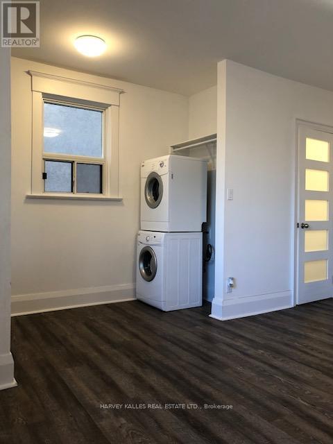 Photo - 734 St Clair Ave W