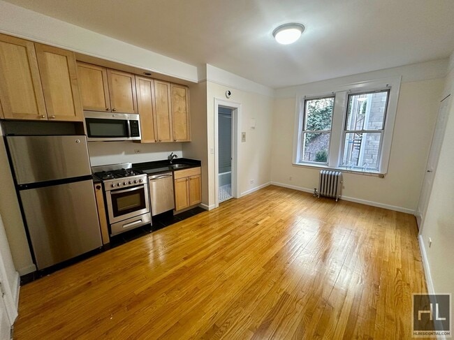 Building Photo - WEST 13 STREET Unit 25 Rental