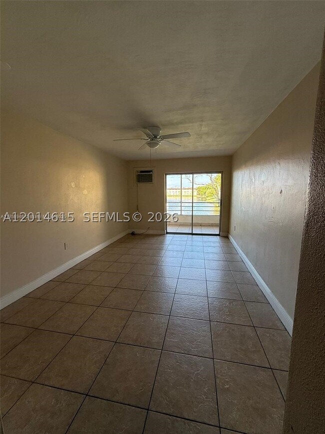 Photo - 18707 NE 2nd Ave Unit 918