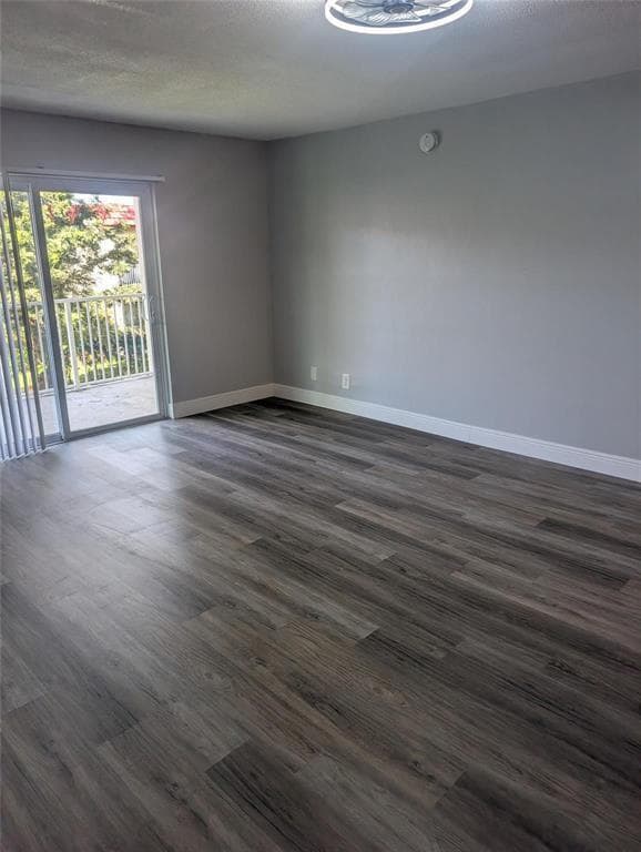 Building Photo - 5861 NW 16th Pl Unit 307