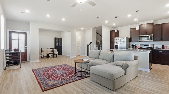 Photo - 1525 Blue Acer Dr