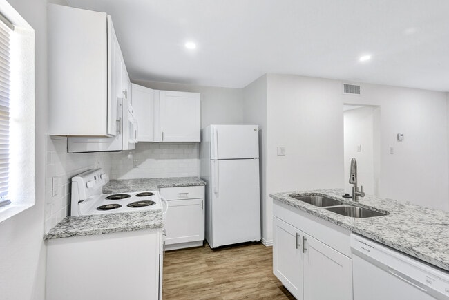 Photo - 901 Bessie St Unidad 205