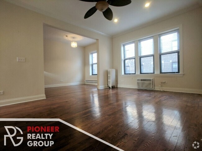 Building Photo - 736 W Addison St Unit 750-GDN Rental