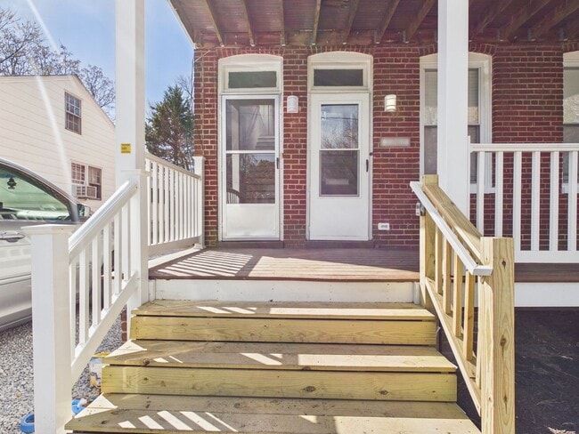 Photo - 1703 Oakdale Ave Unit Apt B