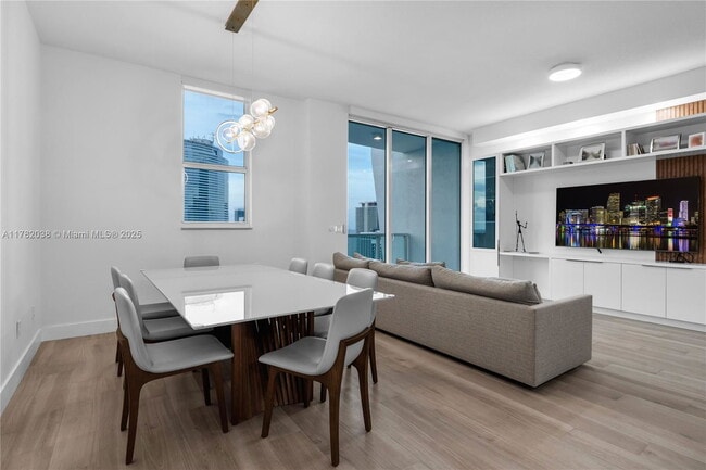 Photo - 31 SE 5th St Unit 4315