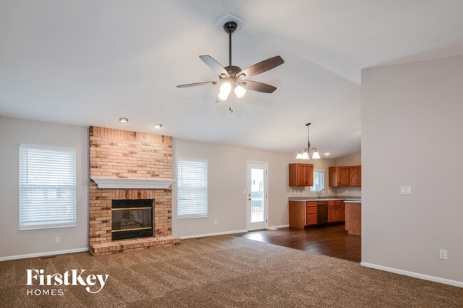 Photo - 10 Kingsmont Ct