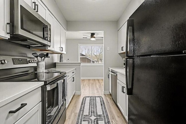 Photo - 11724 Arbor St Unidad #8