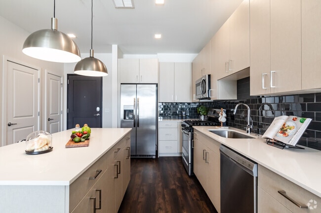 1BR, 1BA - Kitchen