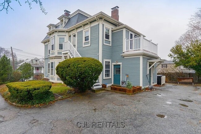 Photo - 139 Summer St Unidad 3