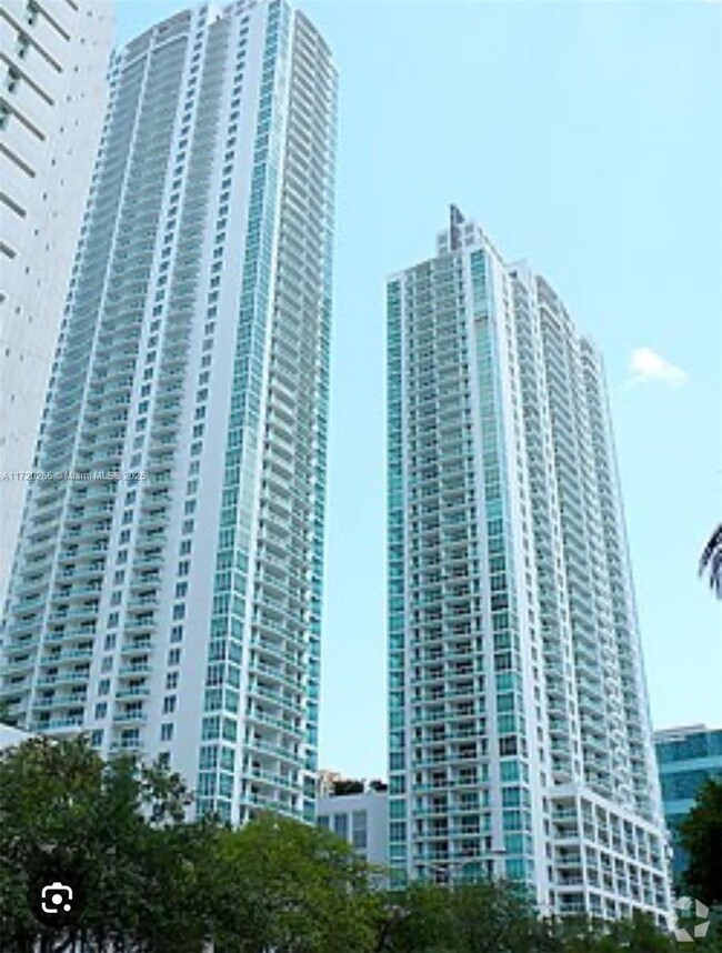 Building Photo - 950 Brickell Bay Dr Unit 2702 Rental