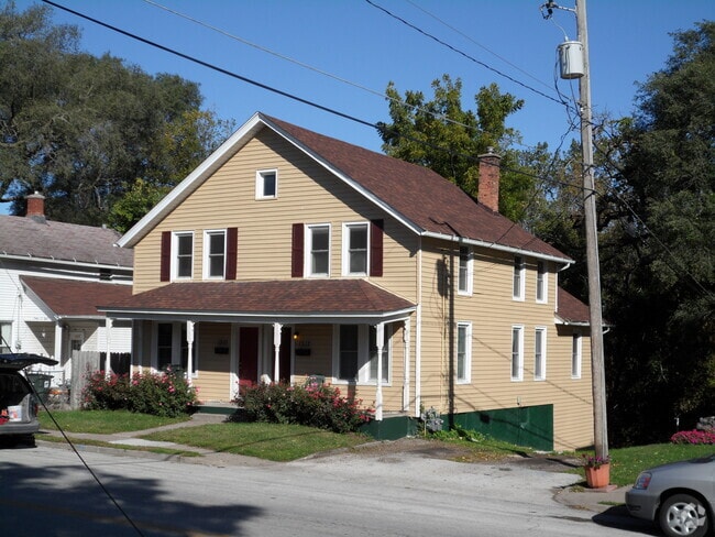 Building Photo - 1512 E 12th St Rental