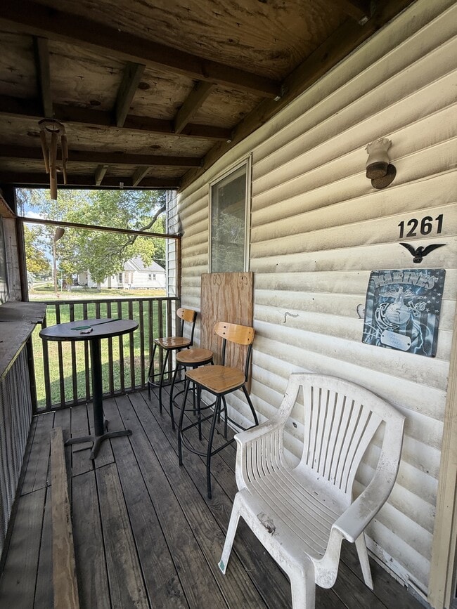 Photo - 1261 E Grand Ave