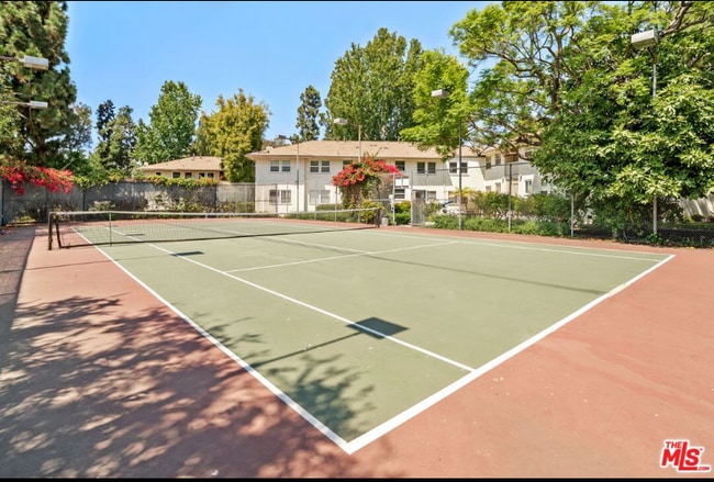 Photo - 5882 Bowcroft St Unidad 3