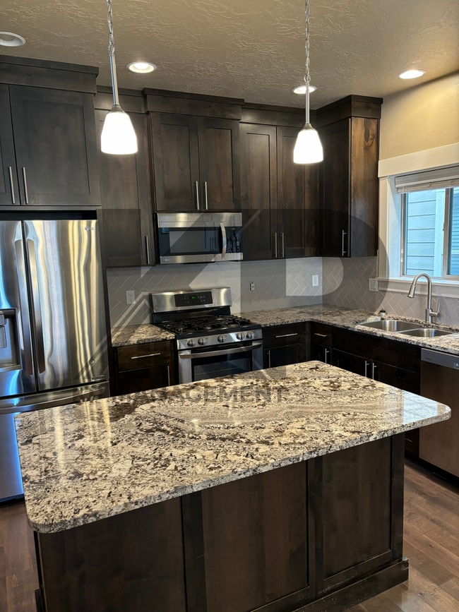 Photo - 2004 S Kerr St