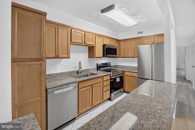 7400 Lakeview Dr Unit N203