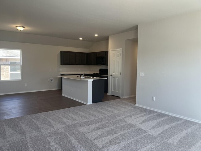 Photo - 1002 Ichabod Cir