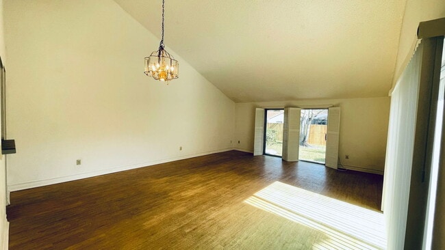 Photo - 600 Northern Way