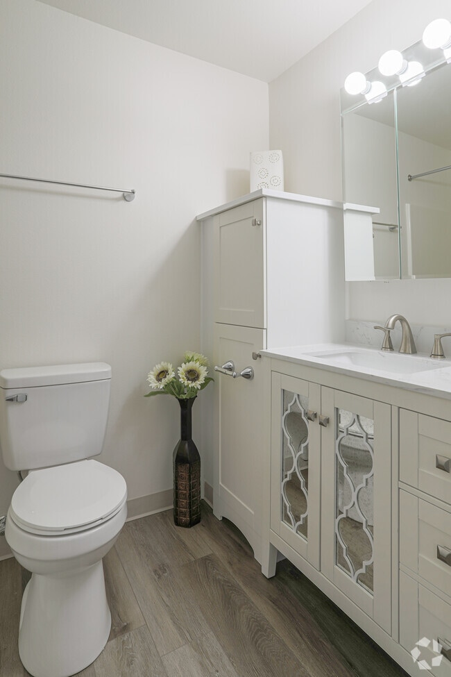 3 BR, 2 BA - 1100 SF