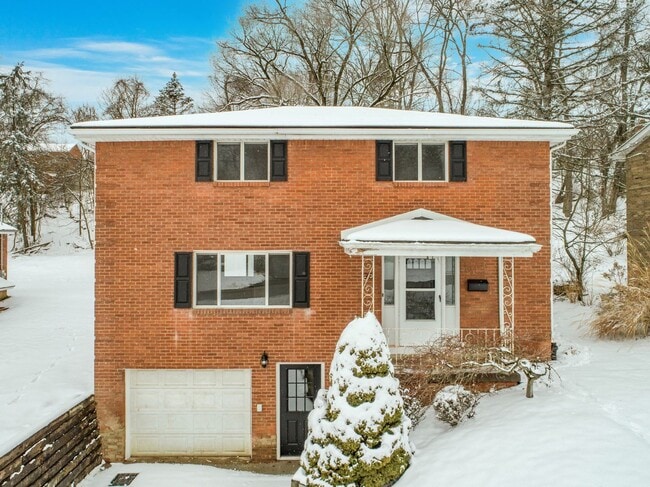 AVAILABLE SEPT 1ST!! STUNNING 4 bedroom in... - AVAILABLE SEPT 1ST!! STUNNING 4 bedroom in... House