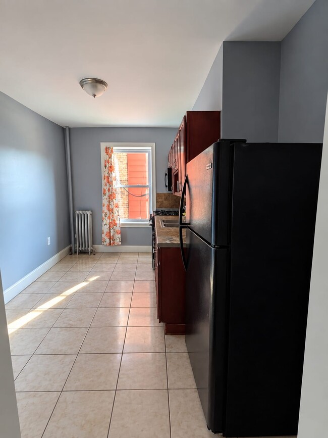 729 Avenue A Unidad 2