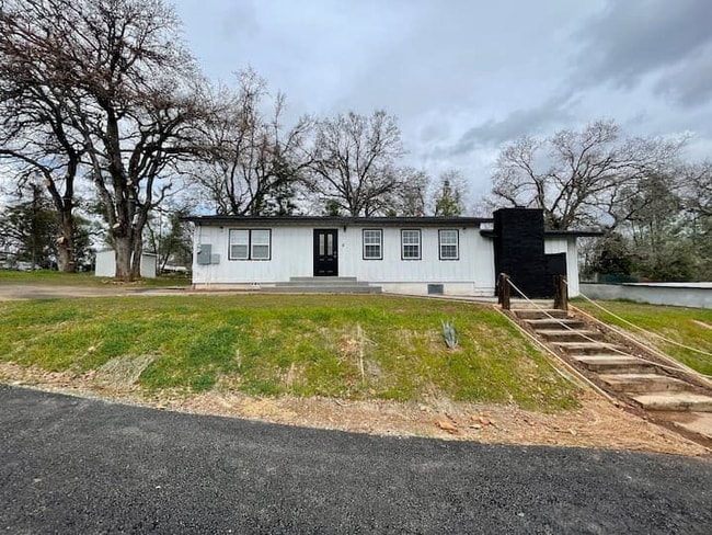 Building Photo - 6613 Stoney Dr Rental