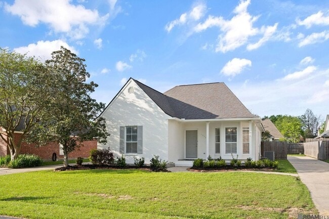 Building Photo - 18482 Lake Iris Ave