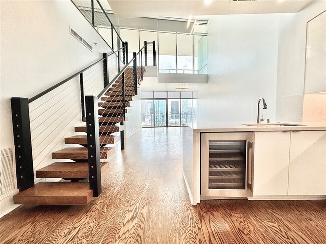 Building Photo - 2500 N Houston St Unit 2806