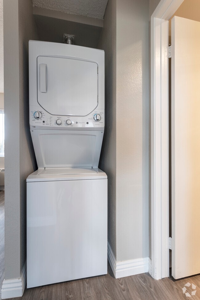 1HAB, 1BA - 450 ft² - The Madison