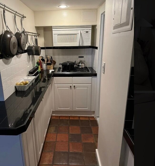 Photo - 112 Pinckney St Unit 4