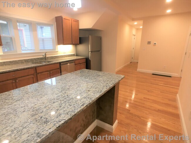 Photo - 67 Temple St Unit #1